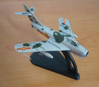 scale model miniature Mikoyan Gurevich Mig-17 F Fresco C