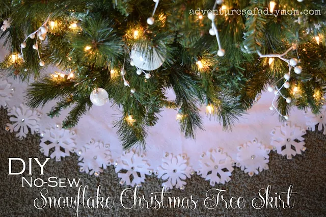 DIY No-Sew Christmas Tree Skirt wiht Felt Snowflakes