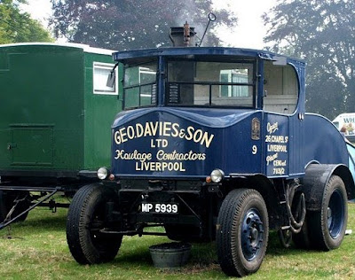 Steam trucks 16 Mobil mobil unik bermesin uap