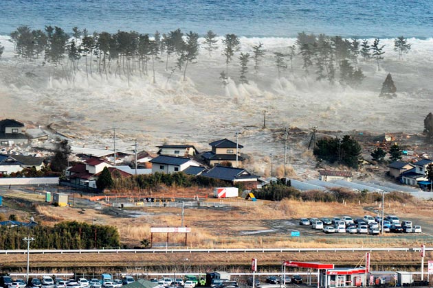 In Pictures : Japan Tsunami
