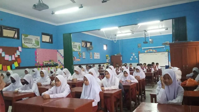 Meningkatkan Kemampuan Matematika Siswa Kelas 4 dengan Contoh Soal Sumatif dalam Kurikulum Merdeka