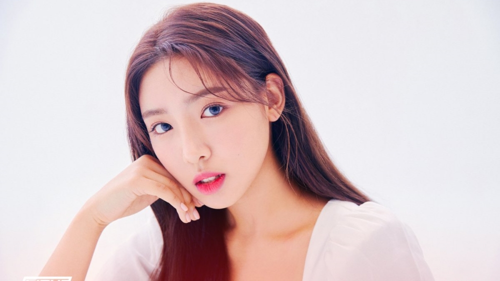 Cheated Until Failed to Debut With IZ*ONE, LIGHTSUM's Han Cho Won Flooded with Netizen Support