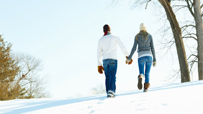 Boy and girl  love with winter 