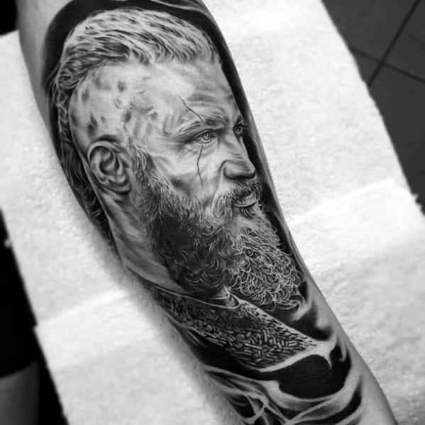 Tatuagens Nórdicas : + de 30 ideias masculinas