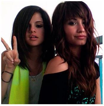 demi lovato no makeup. selena gomez vs demi lovato