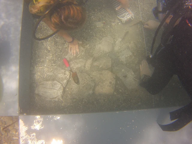 Ανακάλυψαν τείχος της Εποχής του Χαλκού σε υποβρύχια ανασκαφή στην Αργολίδα  