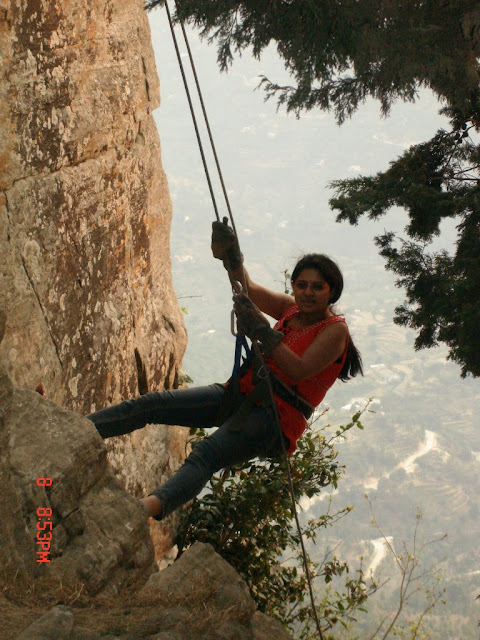 MUKTESHWAR & NAINITAAL: Rappling @ Chauli ki Jaali, Muktesahwar