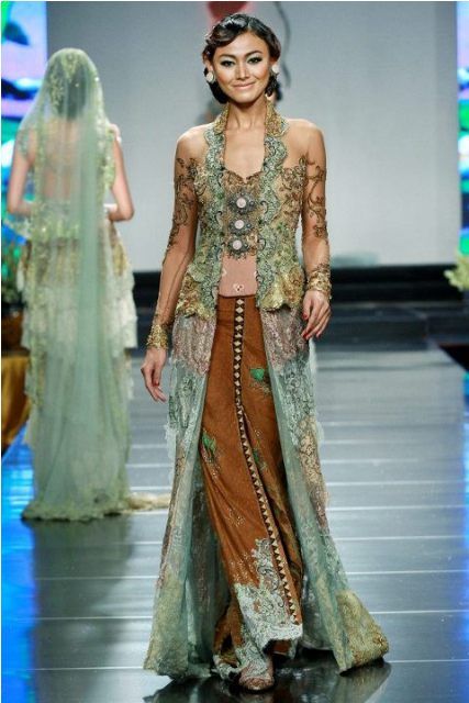  Model  Gaun  Kebaya yang  Sedang Trend  Kumpulan Model  