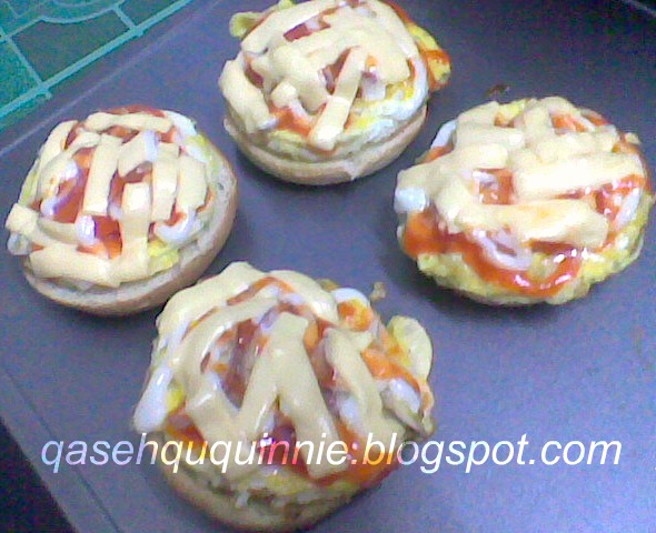 Qasehqu quinnie: Mini pizza telor dan daging burger