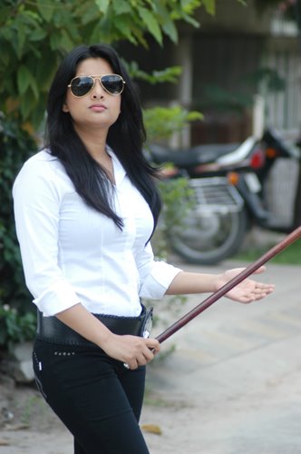 [Kannada-actress-Ramya-shirt-pant.jpg]
