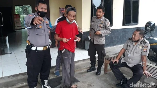 Bakar Al-Quran-Coret Masjid di Serang, Pria ODGJ Diamankan Polisi