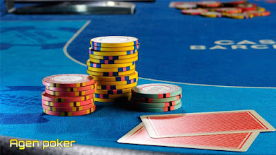 Cara Menggunakan Strategi Turnamen Poker untuk Menang Poker Online