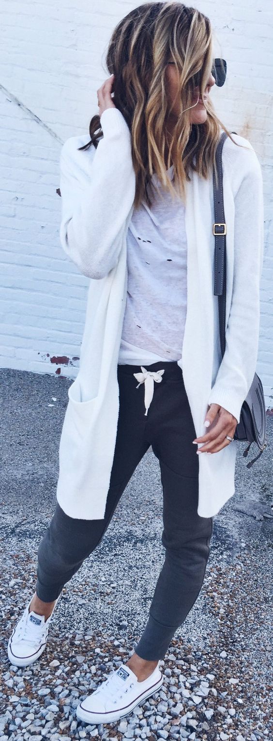 tredy outfit idea : white cardi + top + bag + pants + sneakers