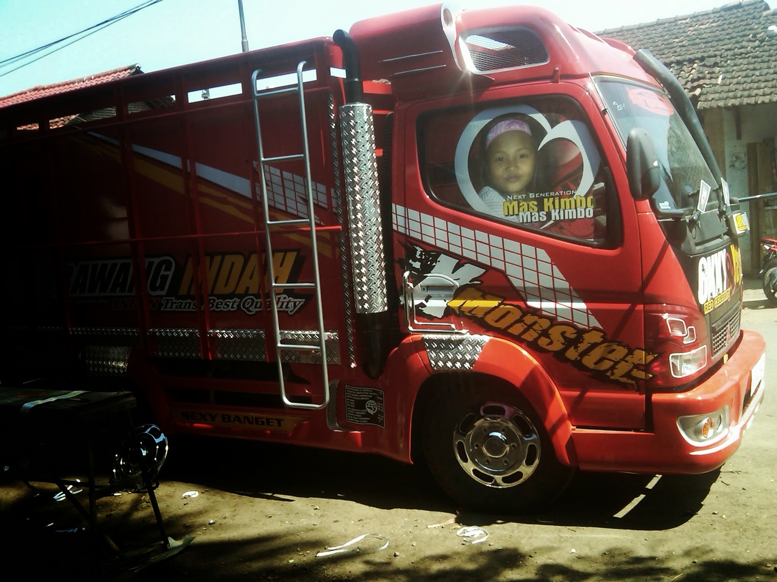 Kumpulan Foto Modifikasi  Truk  Indonesia Terbaru Modif 