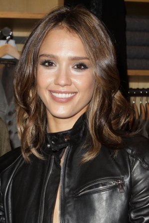 jessica alba 2011 hair. jessica alba short hair 2011.