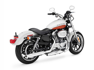 2011_Harley-Davidson_Sportster_SuperLow_1600x1200_rear_angle