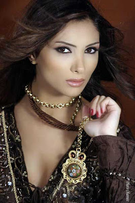 Lebanese Model and TV Presenter Aline Watfa Pictures