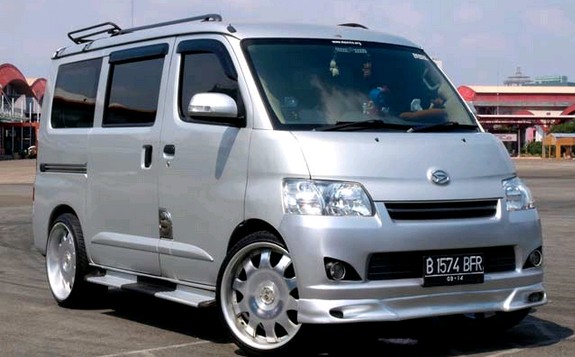 Foto Terbaru Modifikasi Elegan Mobil Daihatsu Gran max 