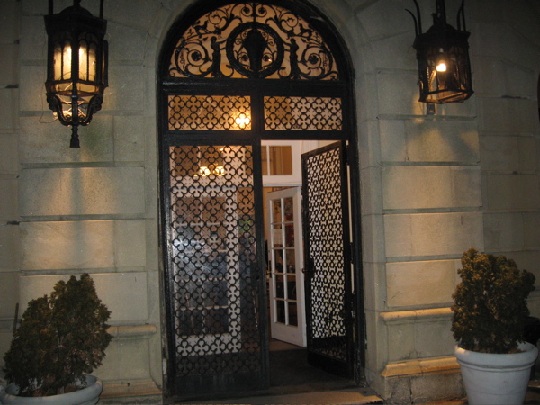 front door decoration images Decorate Front Door Entrance | 600 x 450