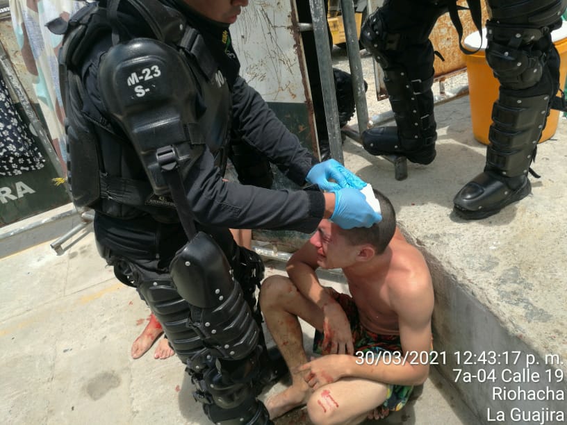 https://www.notasrosas.com/Policía Guajira emite comunicado aclaratorio, sobre presuntas agresiones físicas contra detenidos en la Estación de Policía de Riohacha