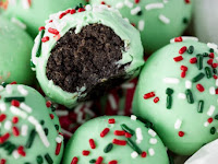 No Bake Holiday Oreo Truffles