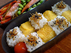 rice and tamagoyaki cubes bento