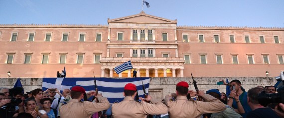 Συνταγματολόγοι και Οικονομολόγοι στην υπηρεσία των κομμάτων