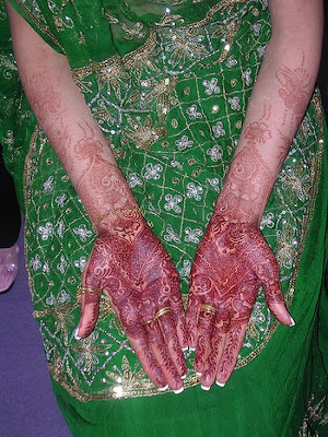 Mehndi Tattoo Designs Seen On www.coolpicturegallery.net