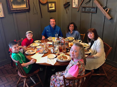 Duggar family at cracker barrel