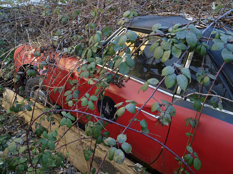 It took a short while to find out that it was an old FIAT 124 Spider we