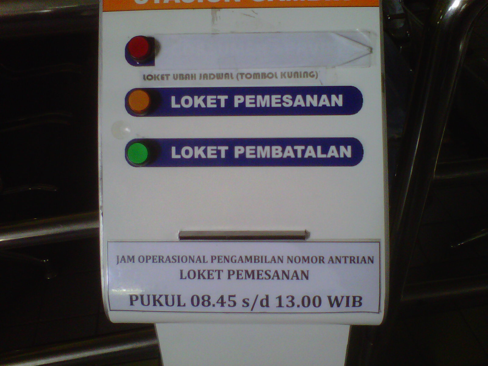 Ditambah lagi seringnya pegawai loket pergi entah kemana mungkin makan atau minum atau ke toilet sehingga sisa 2 loket Akhirnya tiba giliran saya di