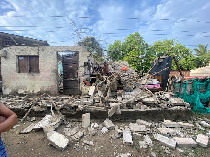 Se desplomó vivienda en el barrio Loma Fresca de #Baranoa