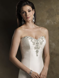 The trend of strapless wedding dresses 2010