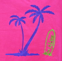 T-Shirt Surf et palmiers rose prénom Aloïse. personnalisé