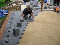 cara pasang paving block