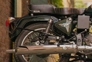 Rear wheel and fender of Royal Enfield Bullet 500.