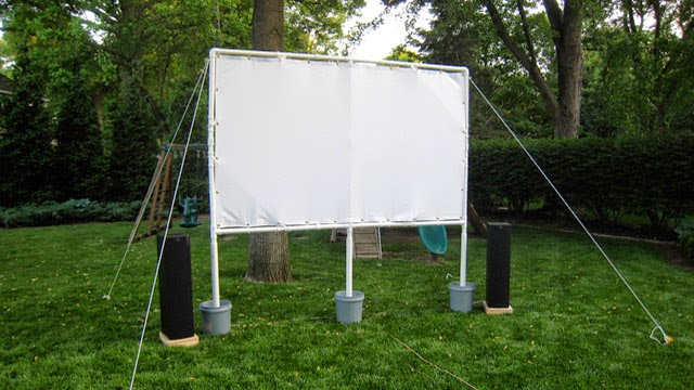 DIY Outdoor Projector Screen