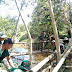 Satgas Yonarmed 5/Pancagiri, Dirikan Jembatan Bambu