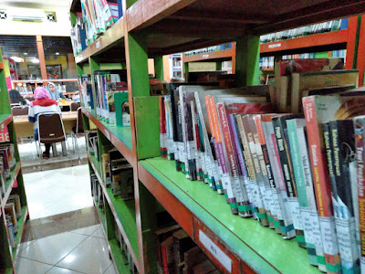 rak buku perpusatakaan kota jogja