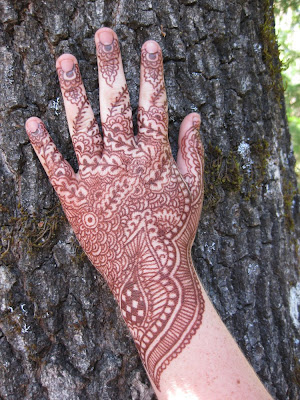 Another FAMILY tattoo for this little princess. Faux henna work with a brown 