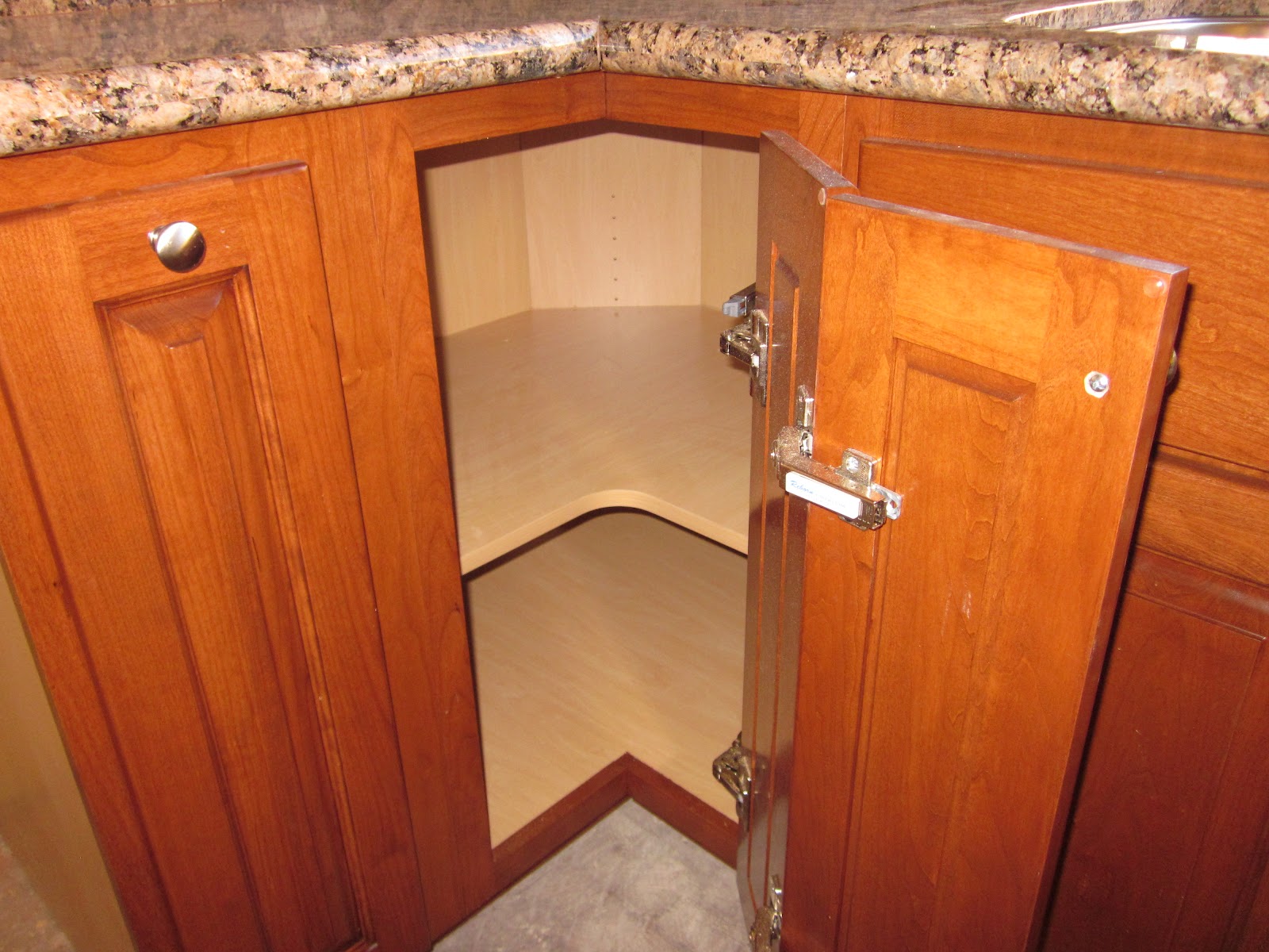 Upper corner kitchen cabinet ideas Corner Kitchen CabiDesign Ideas
