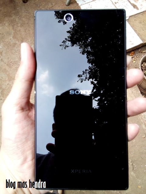 Sony Xperia Z Ultra Tampak Belakang