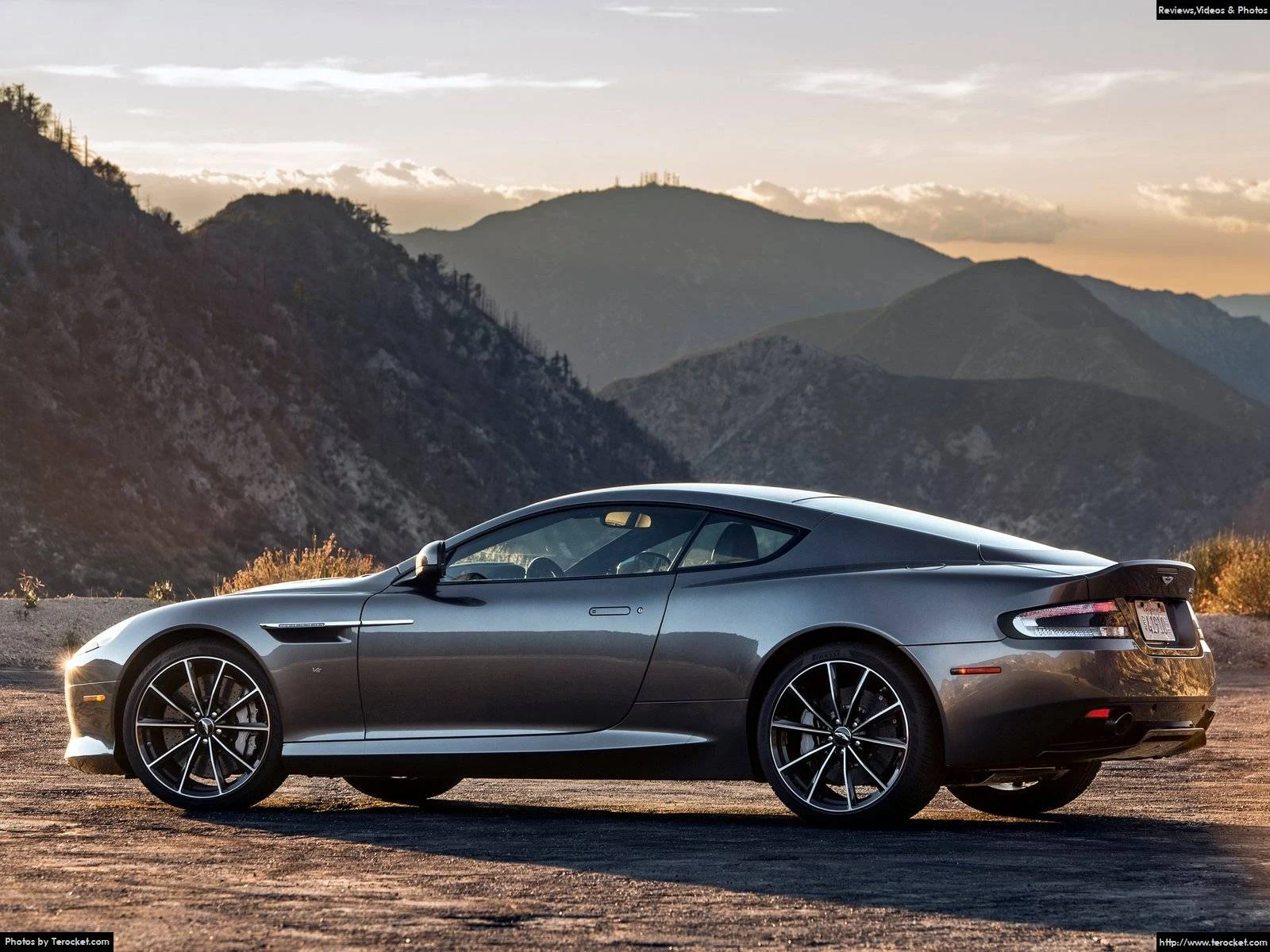 Hình ảnh xe ô tô Aston Martin DB9 GT 2016 & nội ngoại thất