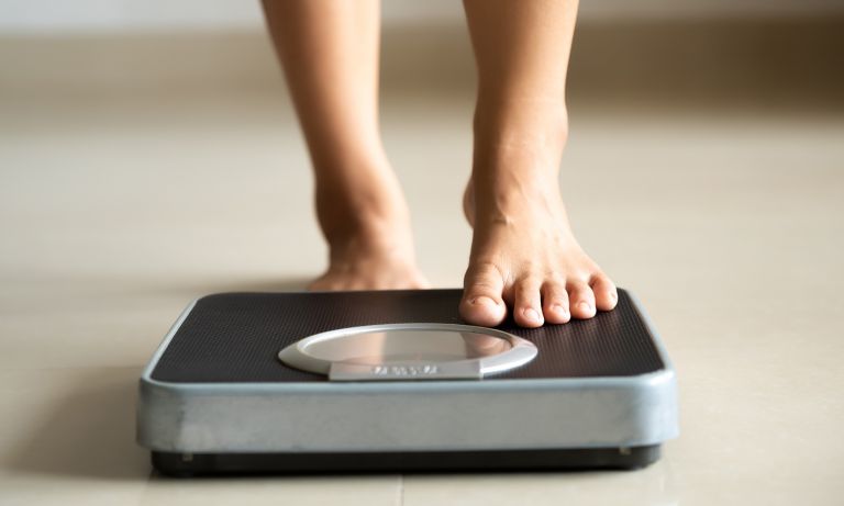 Chế độ ăn uống cân bằng đóng một vai trò quan trọng trong điều trị trào ngược dạ dày thực quản tại nhà