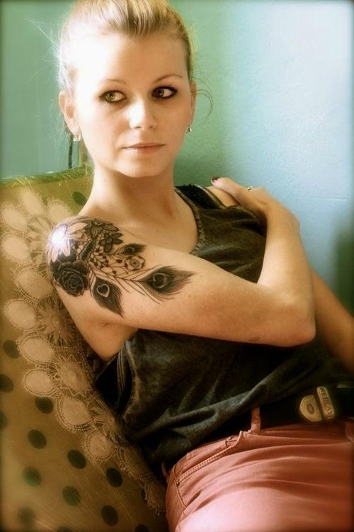 Women, Sleeve Women With Black Feather Peacock Tattoo, Peacock Feather Birds Tattoos, Tattoos On Women Shoulder Flower, Collection Of Awesome Feather Women Shoulder Tattoo, 