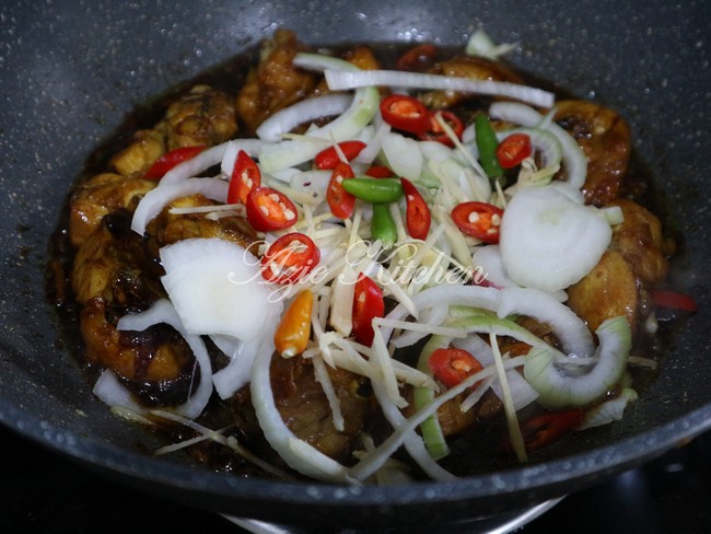 Ayam Goreng Halia Yang Sedap - Azie Kitchen