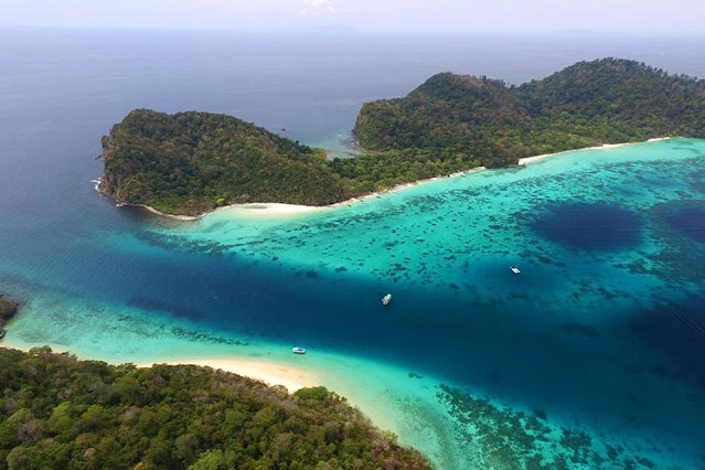 Koh Rok Noi viewpoint can see Koh Rok Yai.