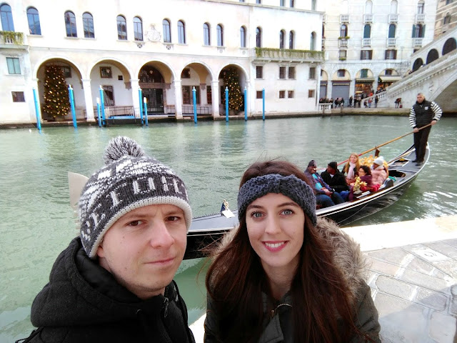 italy, italija, venice, venecija, trip, journey, europe, travel, traveling, izlet, potočki promet, put, putovanje, boat,  couple, par, godišnjica veze, gift idea, gondole, romantično putovanje