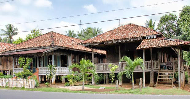 Rumah Nuwou Sesat, Rumah Adat Provinsi Lampung - Kamera Budaya