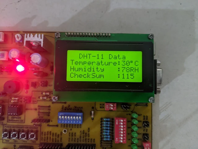 PIC16F887 DHT-11 LCD Example Using XC8